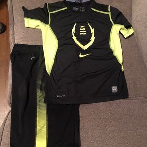 Nike boys medium shorts with shirt